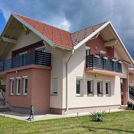 Apartman Swans Otočac Extérieur photo
