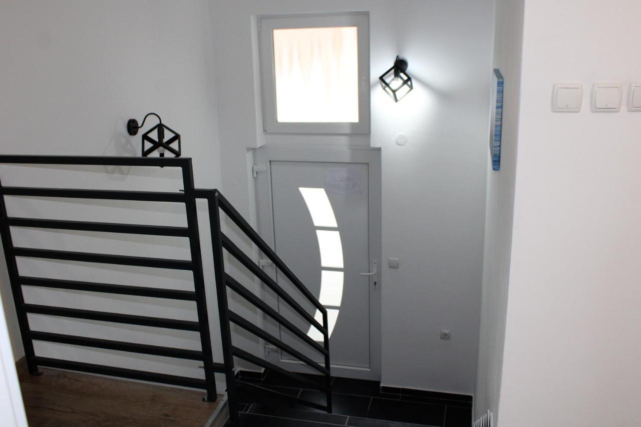 Apartman Swans Otočac Extérieur photo