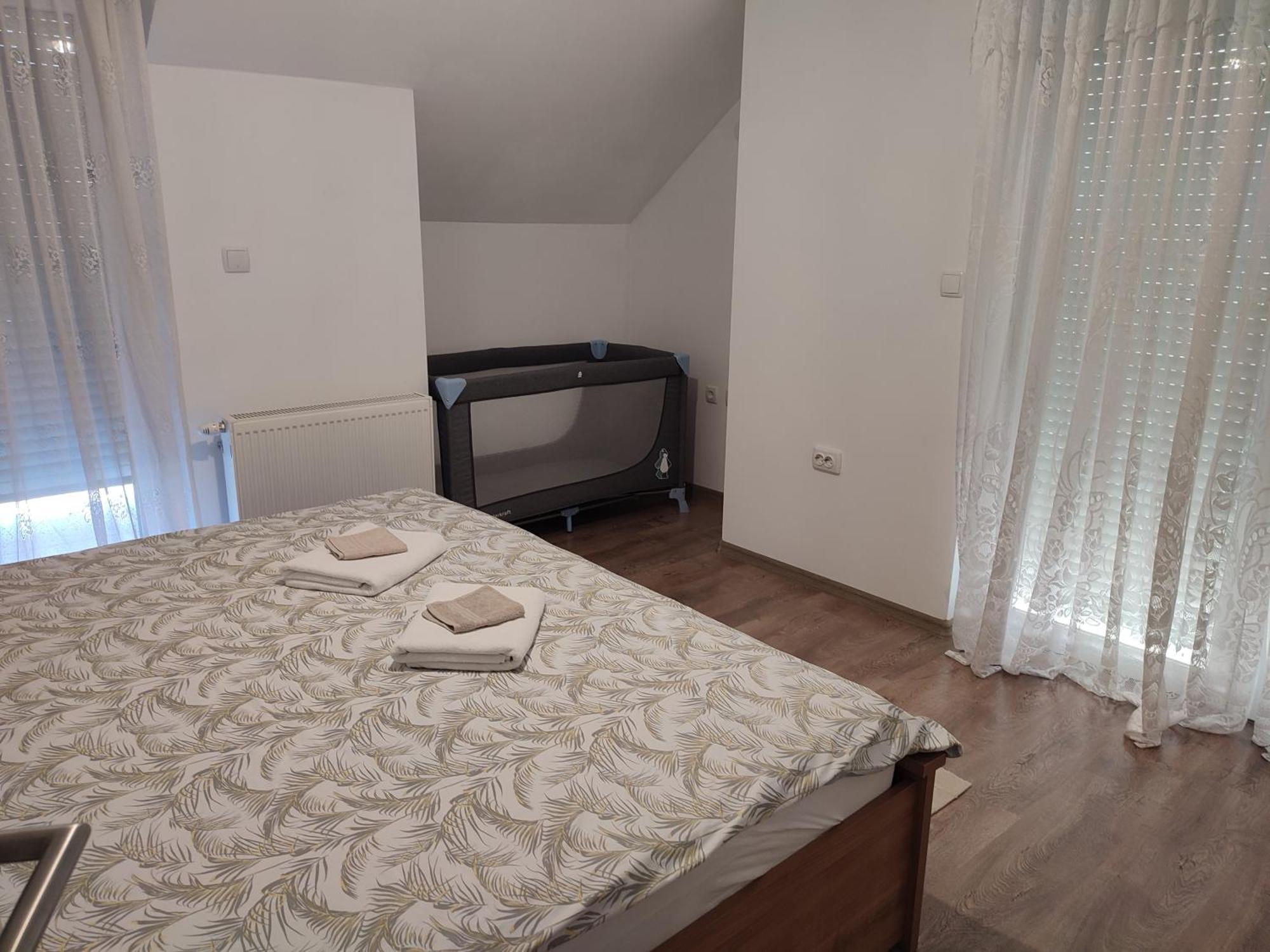 Apartman Swans Otočac Extérieur photo