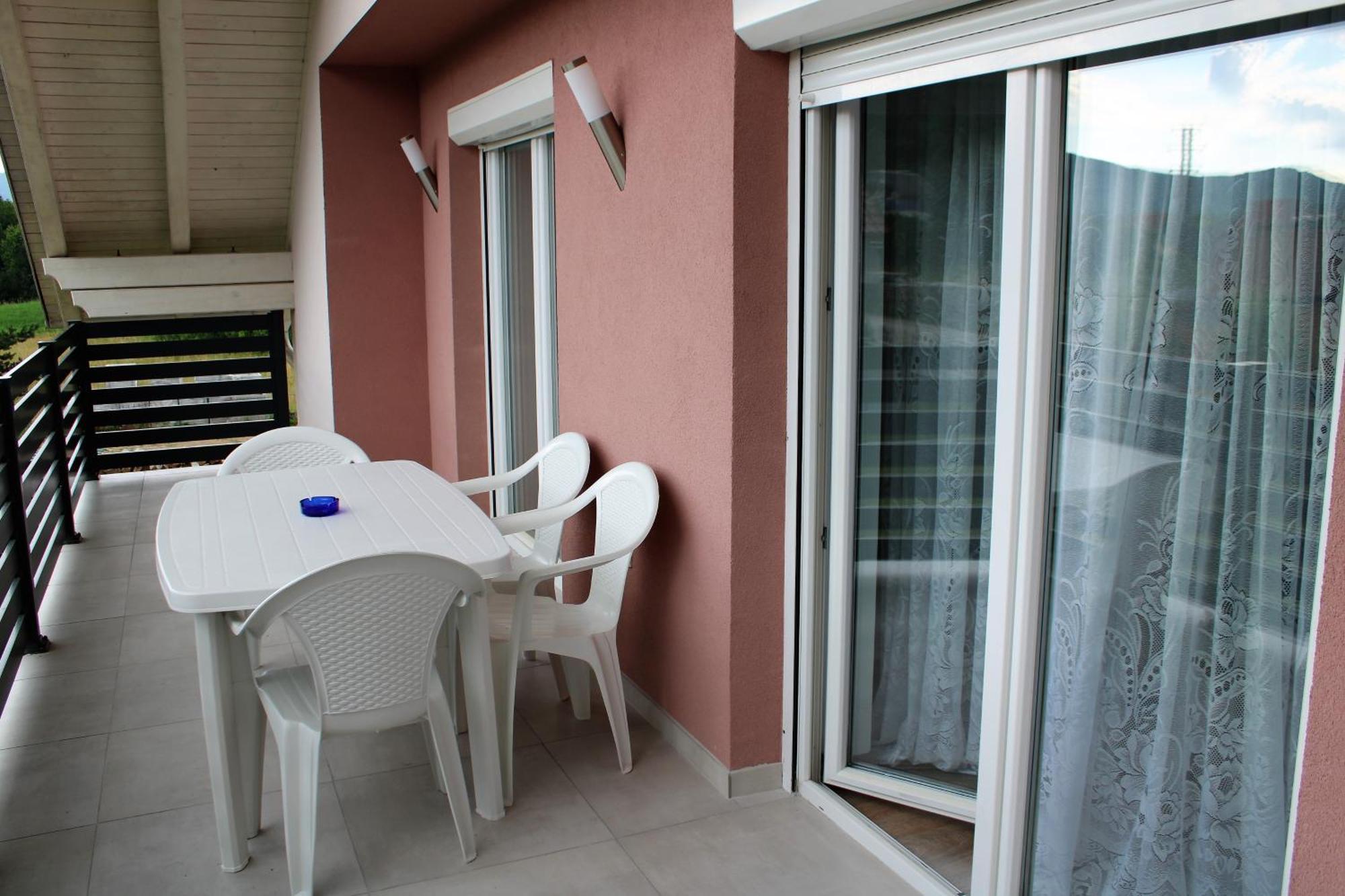Apartman Swans Otočac Extérieur photo
